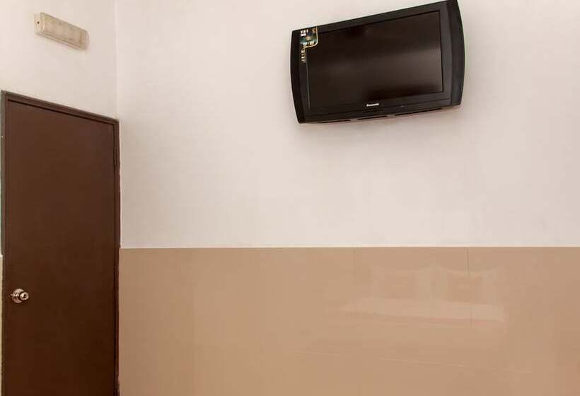 فندق Oyo 89851 Leila