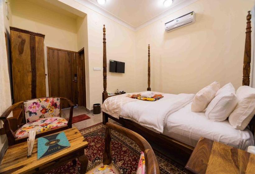 Hotel Rajasi Palace