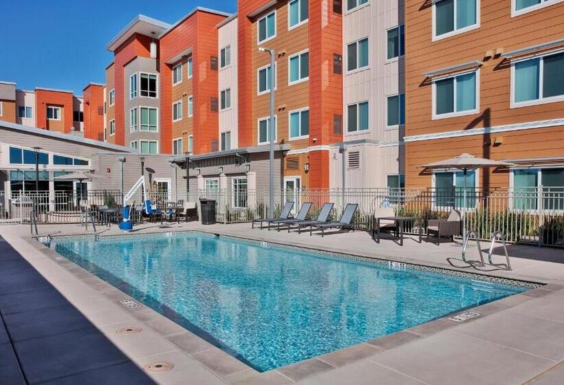 בית מלון כפרי Residence Inn Sacramento Davis