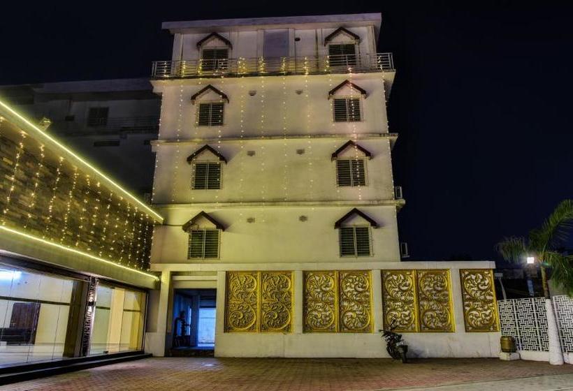 هتل Treebo Trip Mittal Gardens