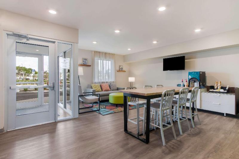 فندق Woodspring Suites Tamarac