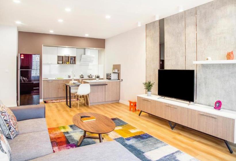 Naran Residence Lifestyle Serviced Apartment