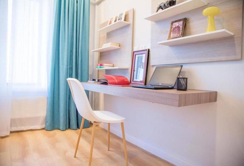 Naran Residence Lifestyle Serviced Apartment