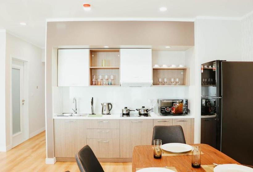 Naran Residence Lifestyle Serviced Apartment