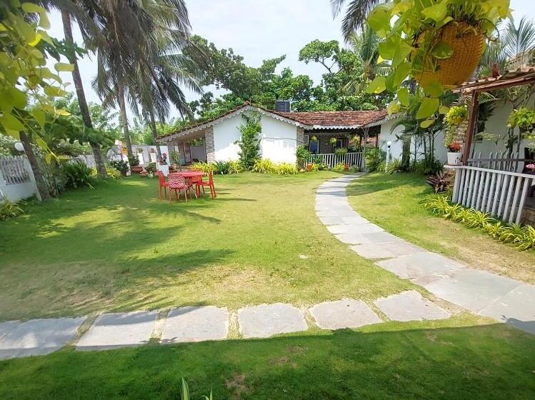 بنسيون Anthy’s Guesthouse And Restaurant