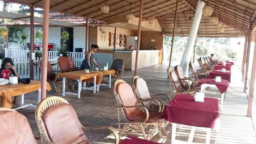 بنسيون Anthy’s Guesthouse And Restaurant