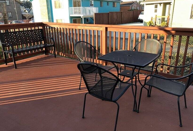 بنسيون Rainier Guesthouse