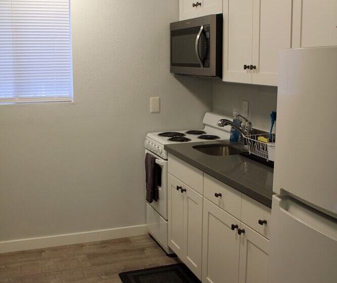 펜션 Rainier Guesthouse