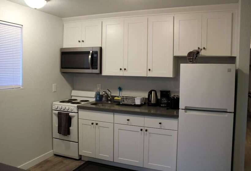 펜션 Rainier Guesthouse