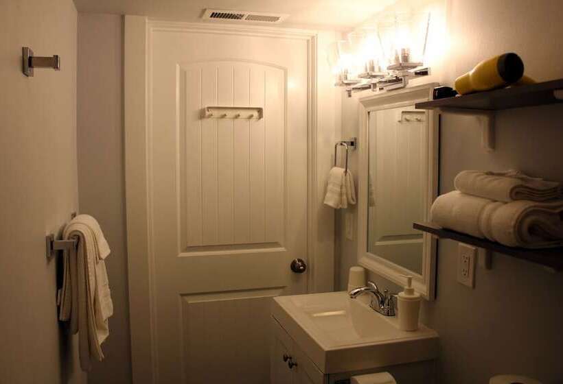 بنسيون Rainier Guesthouse