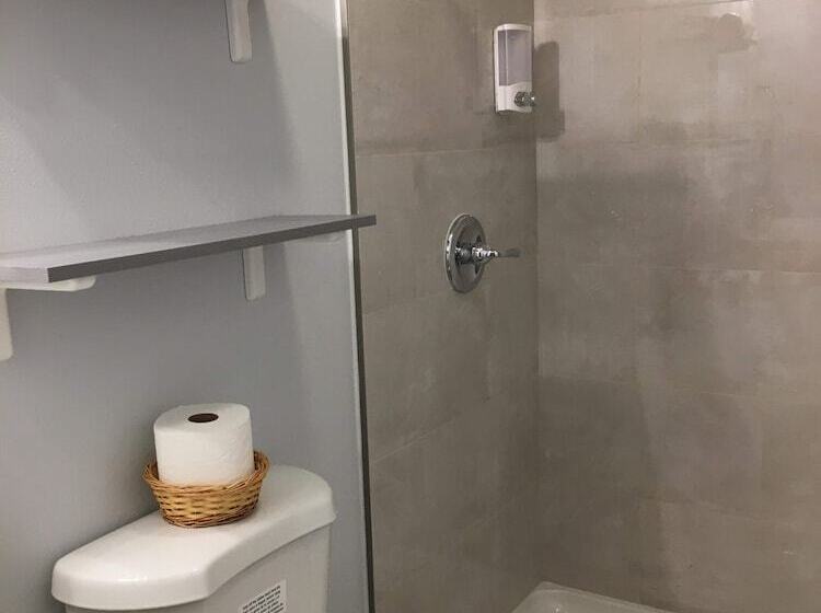 بنسيون Rainier Guesthouse