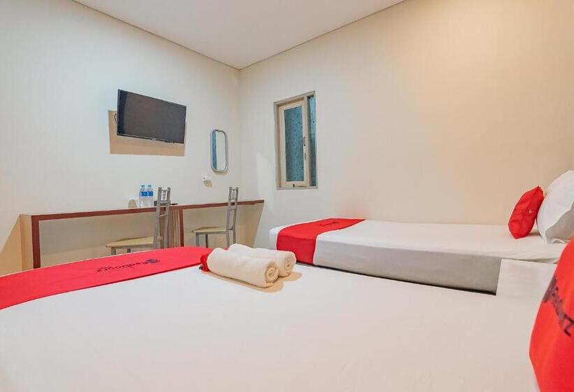 پانسیون Reddoorz At Rajawali Km 5 Palangkaraya