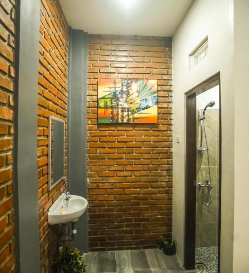 פנסיון The Backyard House