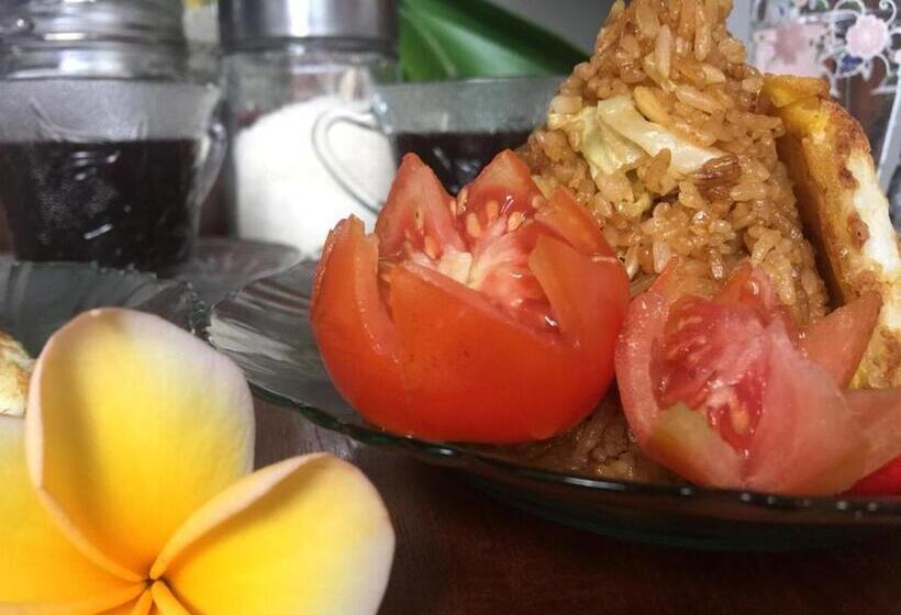 פנסיון The Backyard House