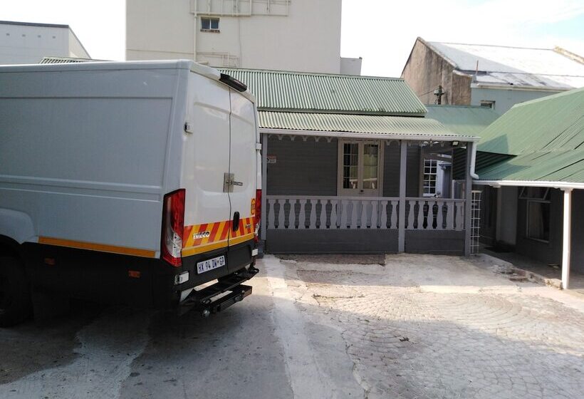 Пансион The Monument Guesthouse