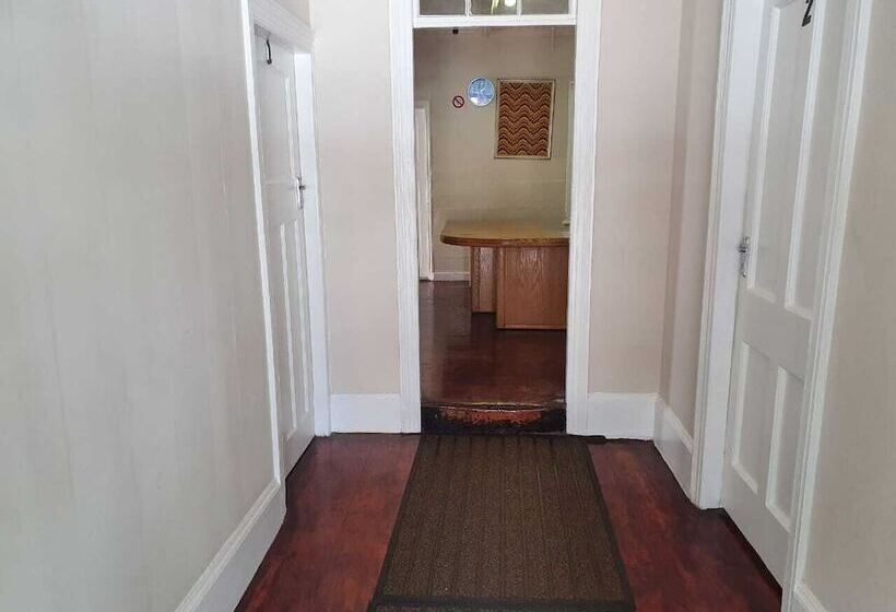 Пансион The Monument Guesthouse