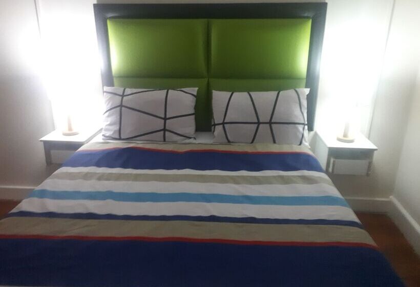 Пансион The Monument Guesthouse