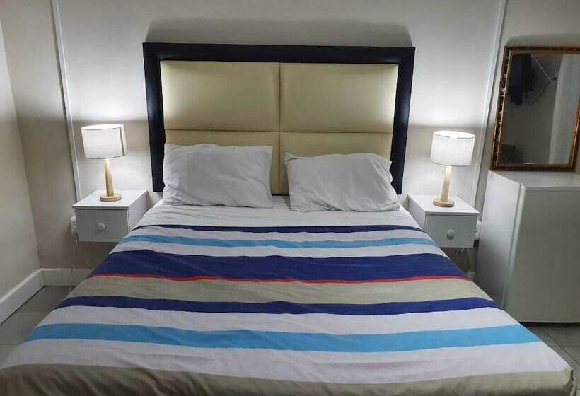 Пансион The Monument Guesthouse