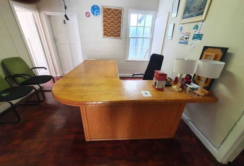 Пансион The Monument Guesthouse