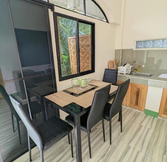 هاستل Charlina Inn Panglao