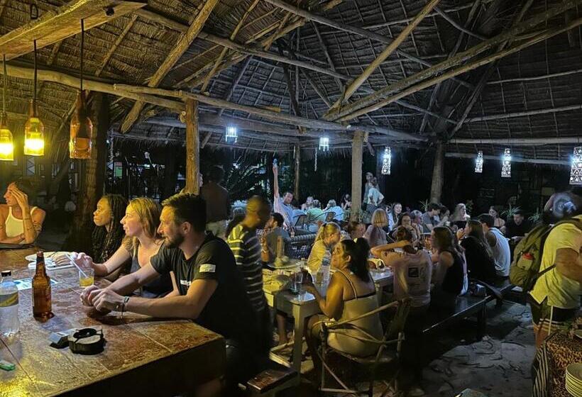 הוסטל Your Zanzibar Place