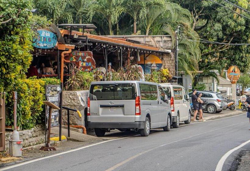 Costa Linda Art Hostel