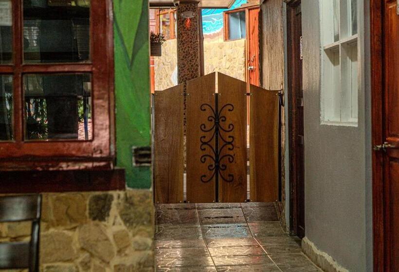 Costa Linda Art Hostel