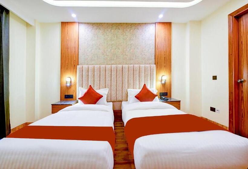 Fabhotel Soft Petals