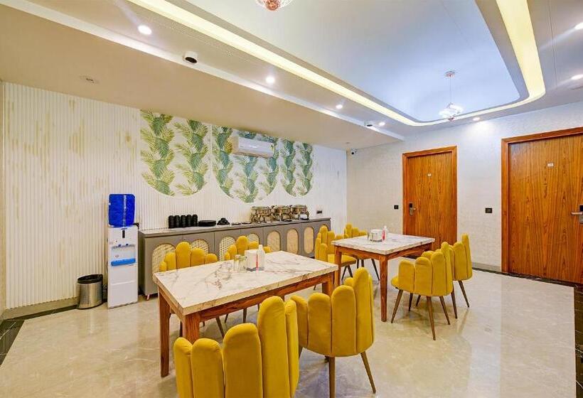 Fabhotel Soft Petals