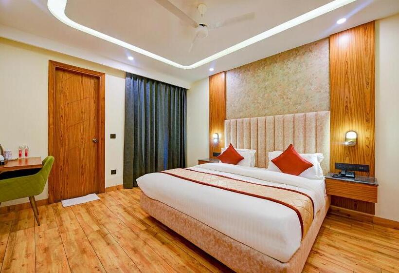 Fabhotel Soft Petals