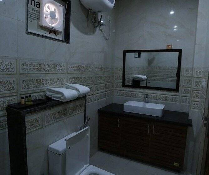 בית מלון כפרי Ghai Residency