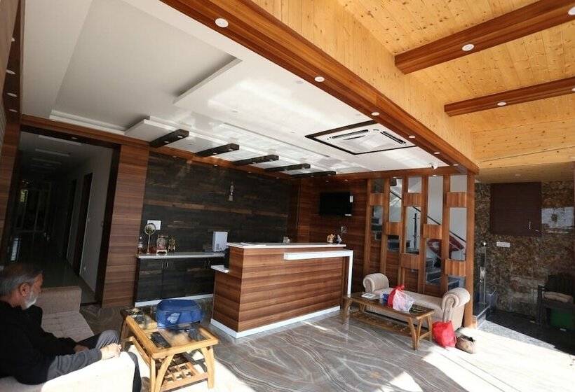 בית מלון כפרי Ghai Residency