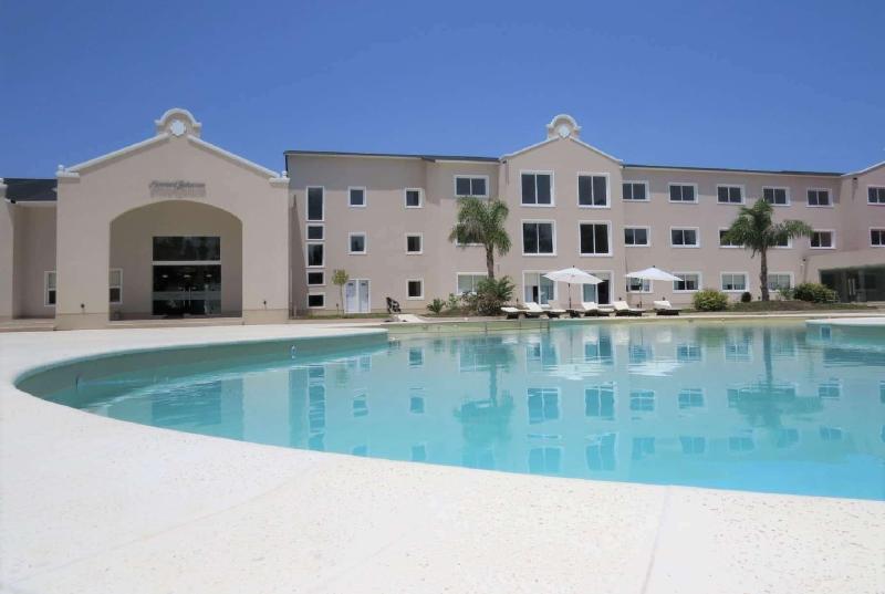 호텔 Howard Johnson Plaza & Convention Center Spa La Plata