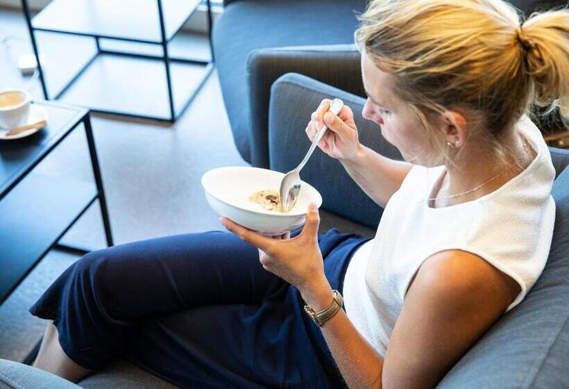 Отель Lakeside77