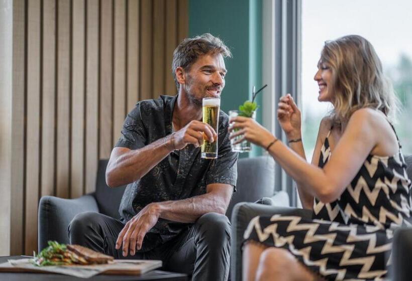 Отель Lakeside77