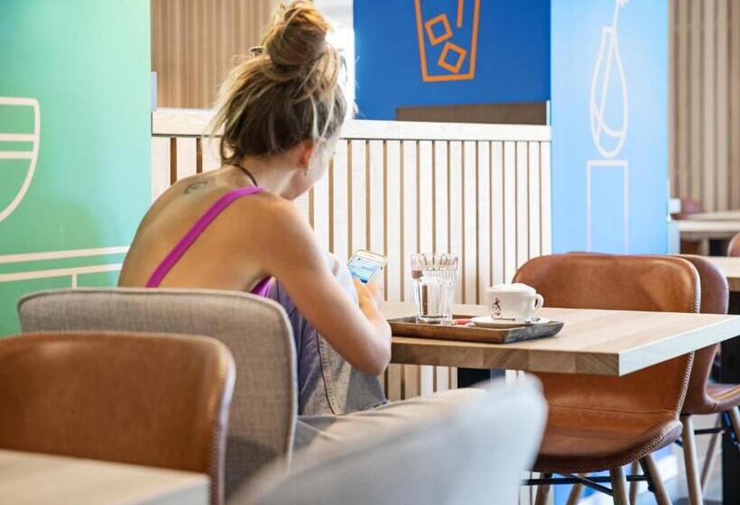 Отель Lakeside77