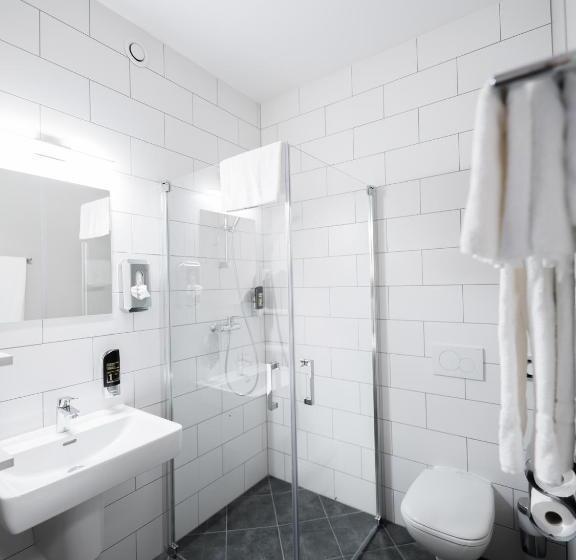 Отель Lakeside77