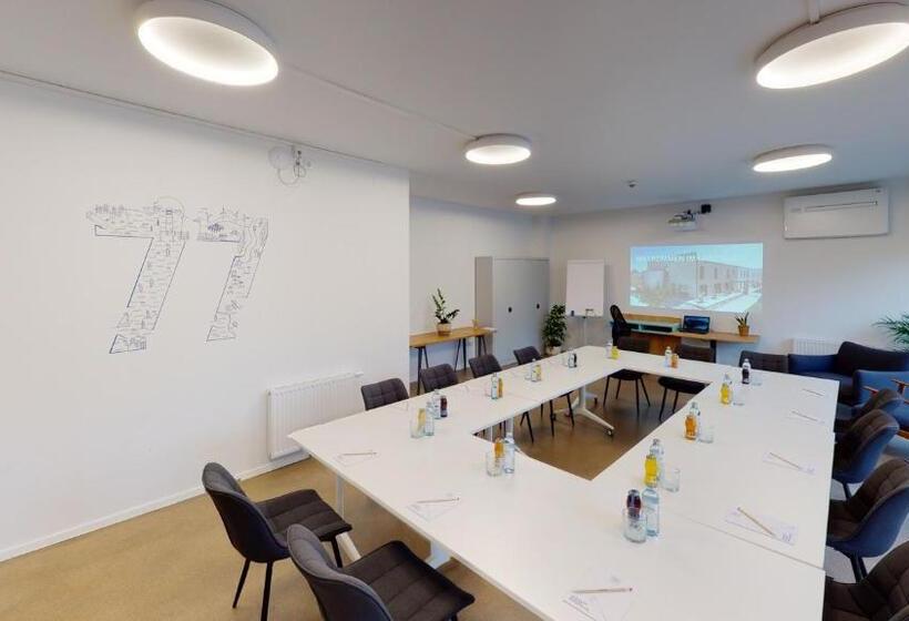 Отель Lakeside77