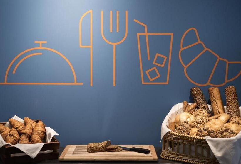 Отель Lakeside77