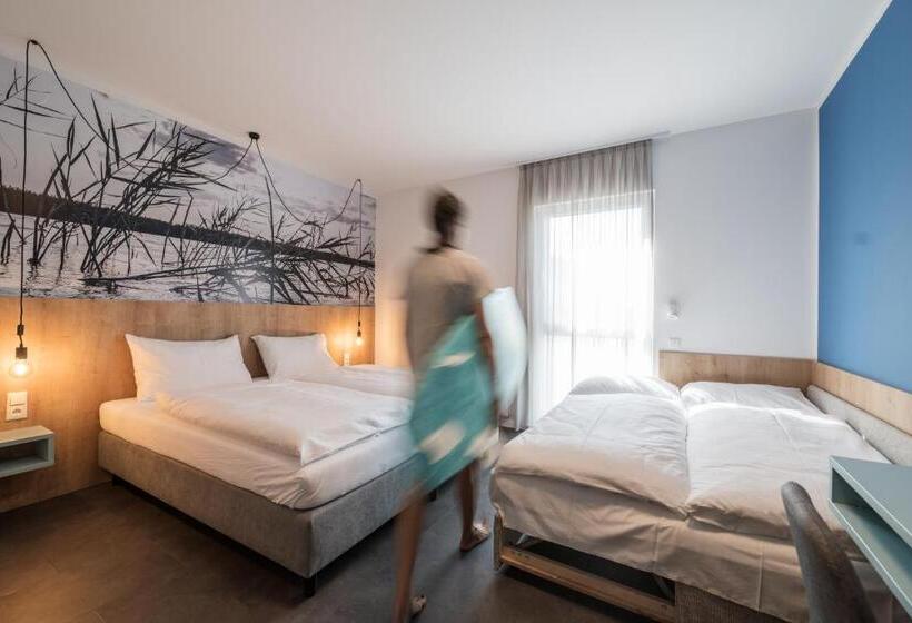 Отель Lakeside77