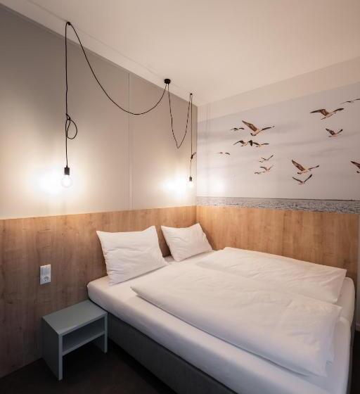 Отель Lakeside77