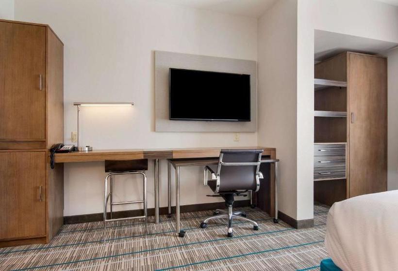 هتل Mainstay Suites East Camden