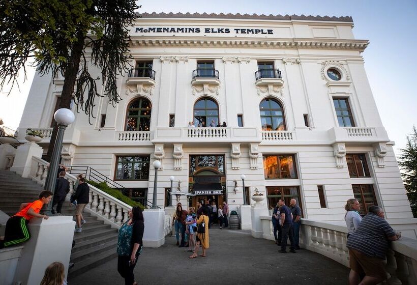 فندق Mcmenamins Elks Temple