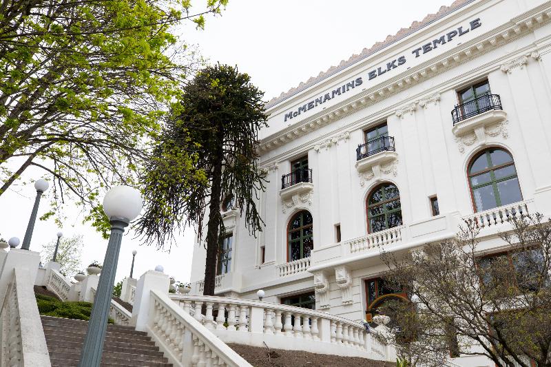 هتل Mcmenamins Elks Temple
