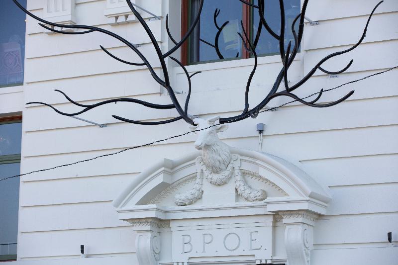 هتل Mcmenamins Elks Temple