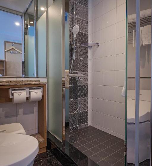 בית מלון כפרי Kariyushi Lch. Resort