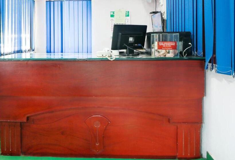 Отель Oyo 67591 Space Park Residency