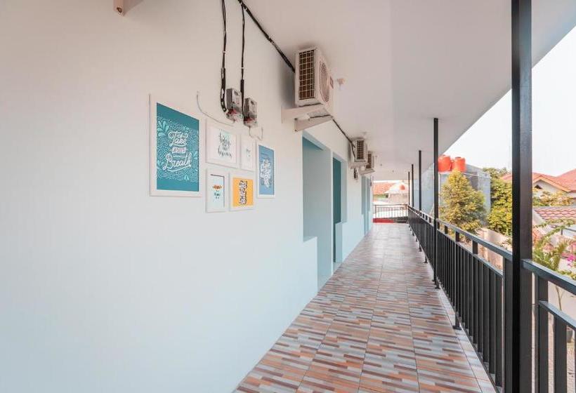 בית מלון כפרי Oyo Life 2445 Gardenia Residence