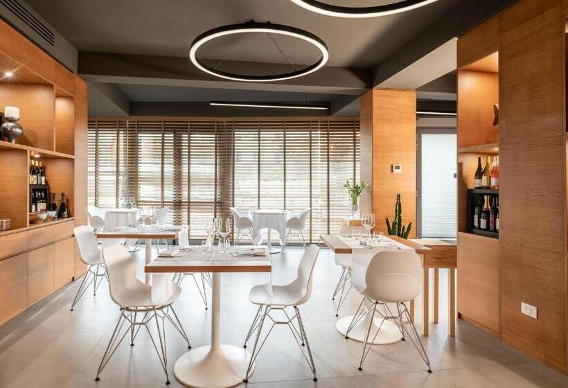 Palace Lido Hotel & Suites