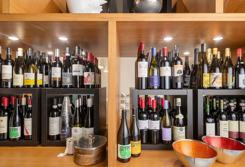 Palace Lido Hotel & Suites